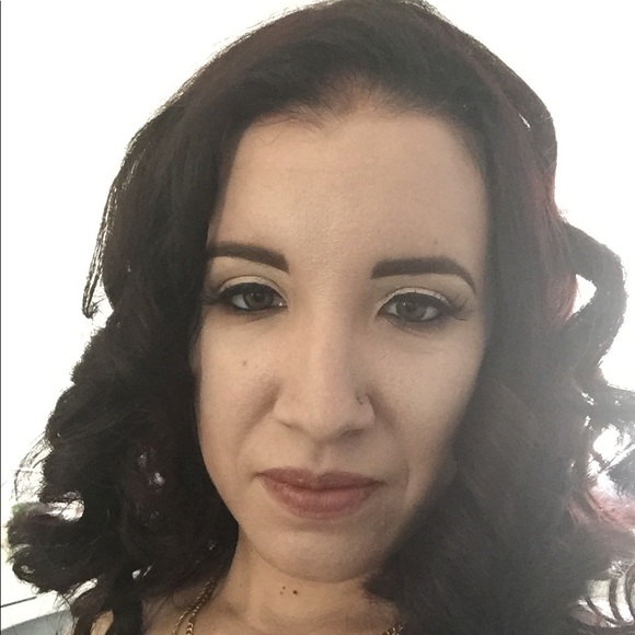 Meet your Posher, Celia - Picture 1 of 1